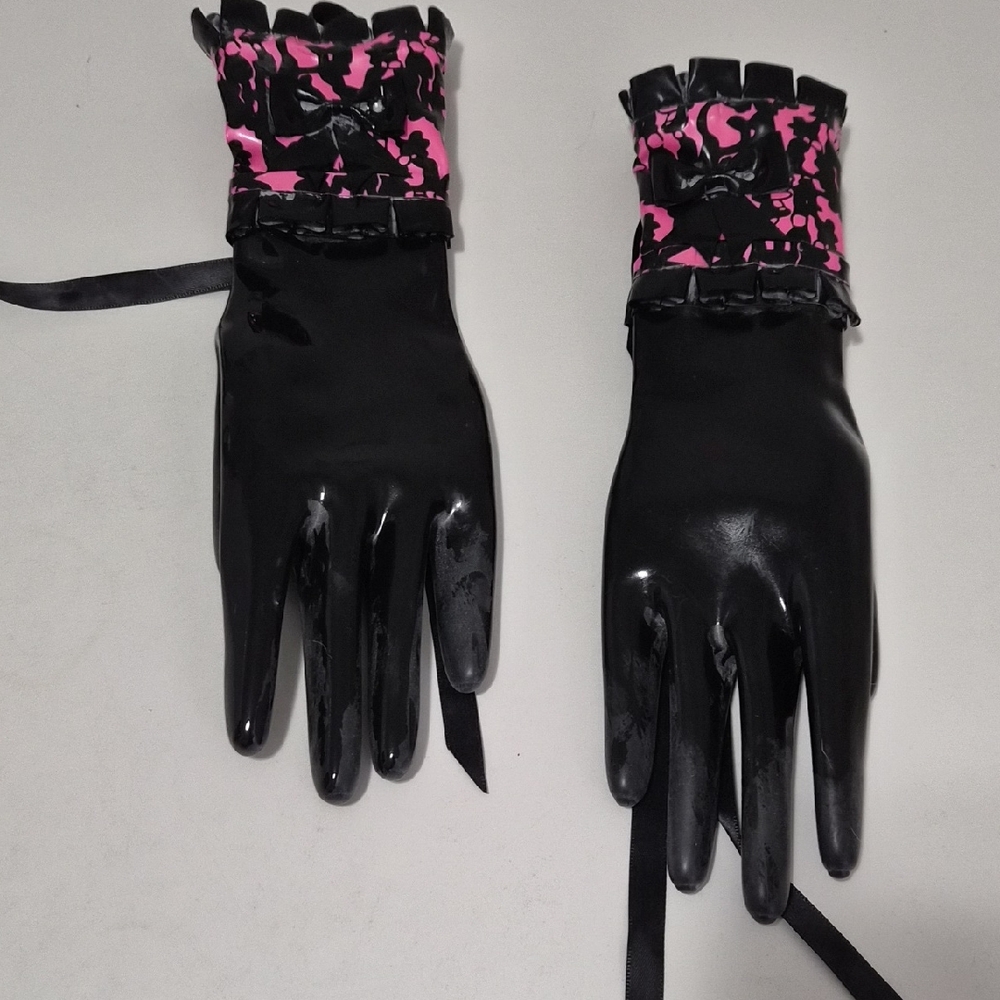 Black and Pink Women's Gloves